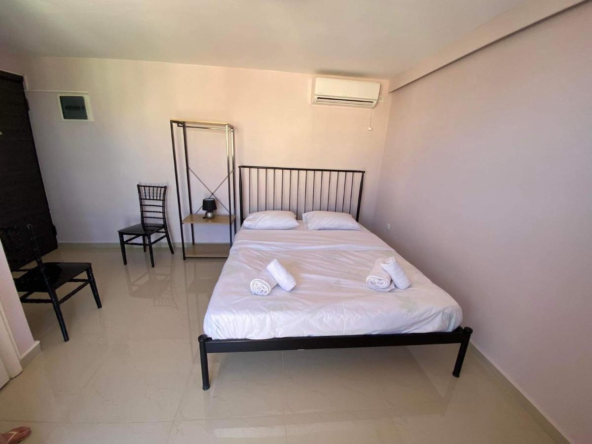 Апартаменты Lavrio 1Bdr Penthouse 7 Min On Foot From The Port Экстерьер фото