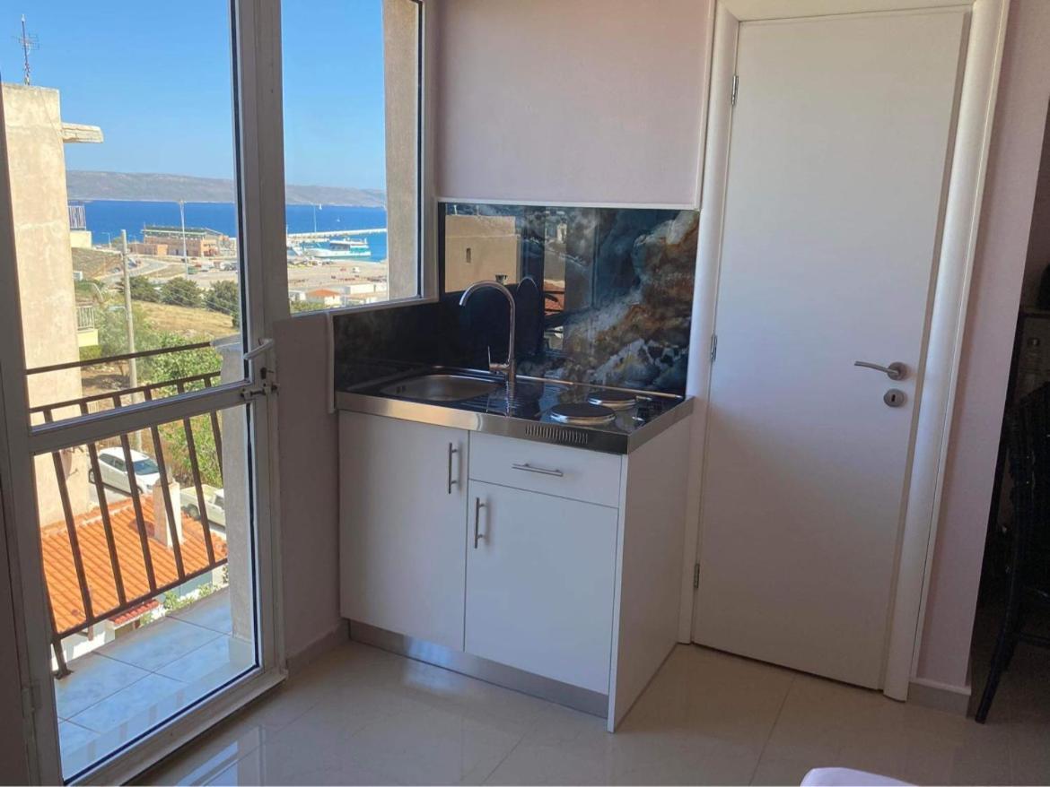 Апартаменты Lavrio 1Bdr Penthouse 7 Min On Foot From The Port Экстерьер фото